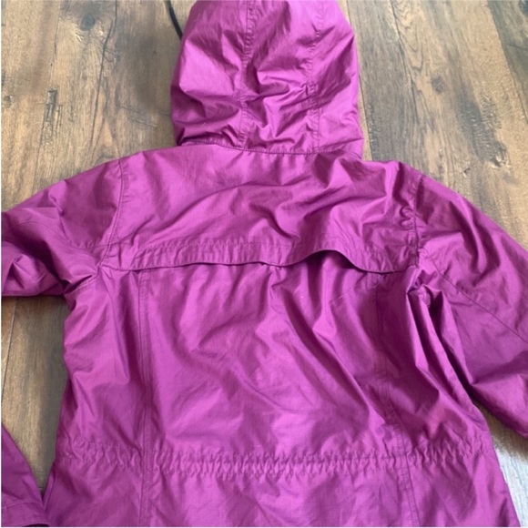 Mountain Hardware Women’s Jacket Raincoat Hooded size XS - Picture 8 of 14